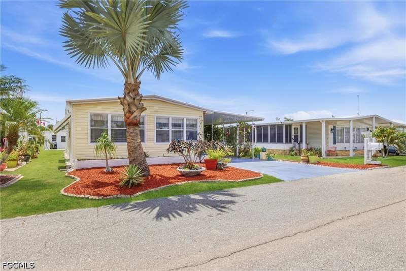 2 bedroom ManufacturedHome at 502 Pine Tree Ct, Forest Park Mobile Home, North Fort Myers — photo 4