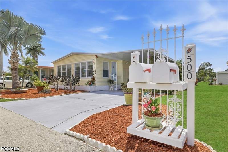 2 bedroom ManufacturedHome at 502 Pine Tree Ct, Forest Park Mobile Home, North Fort Myers — photo 5