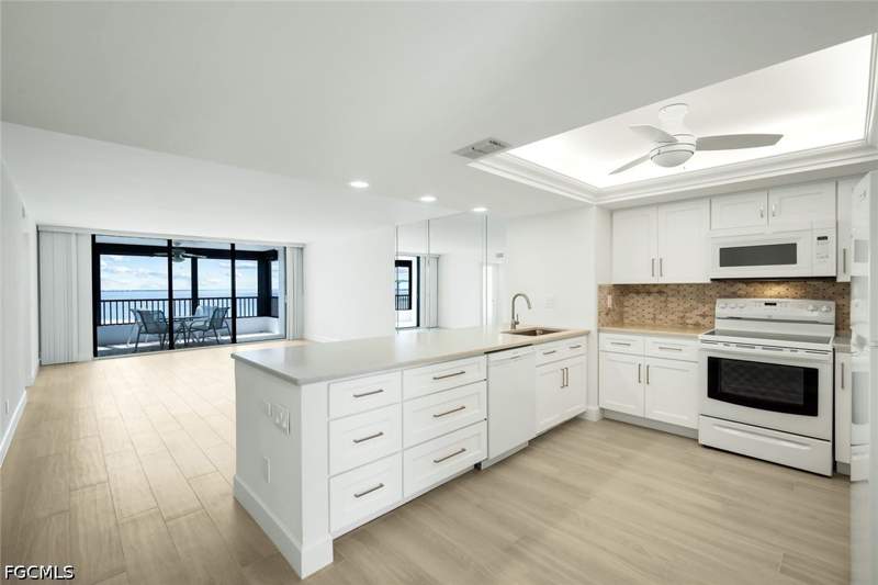 2 bedroom Condominium at 15011 Punta Rassa Rd 403, Punta Rassa, Fort Myers — photo 4
