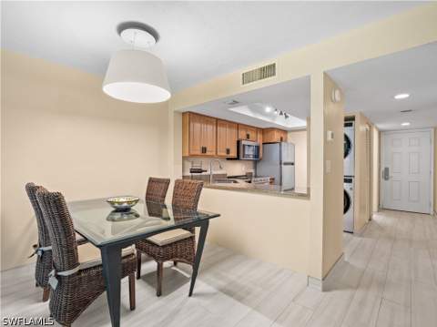 600 Neapolitan Way 127, Naples FL - photo 6 of 41