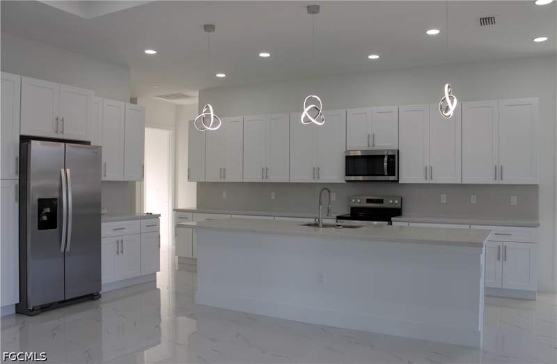 4 bedroom SingleFamilyResidence at 3316 7th St SW, Lehigh Acres, Lehigh Acres — photo 3