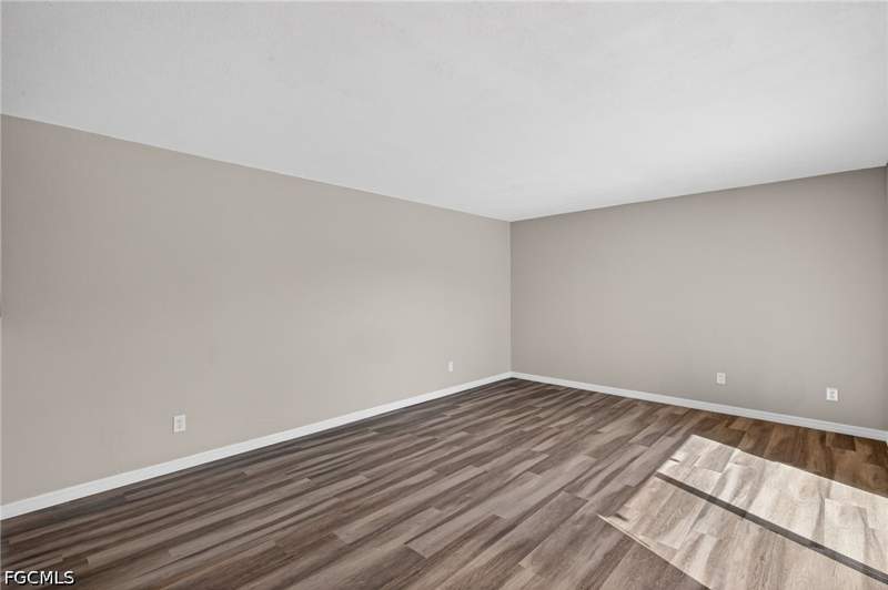 2 bedroom Townhouse at 5576 Malt Dr 4, Parkwoods Townhouse Community, Fort Myers — photo 5