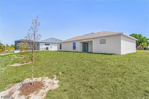 923 NE 1st Ave, Cape Coral FL - photo 18 of 37
