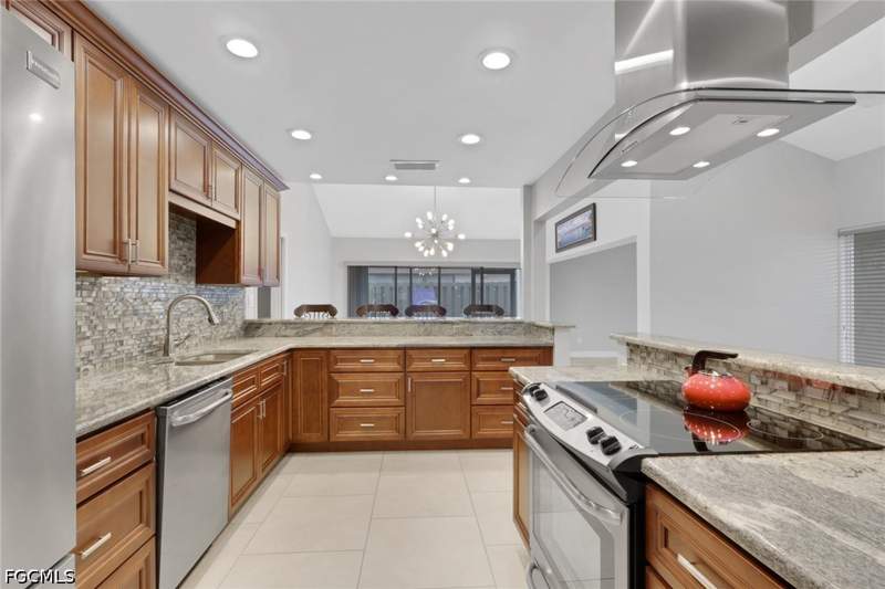2 bedroom Detached at 4536 Longboat Ln, Longboat Village, Fort Myers — photo 2