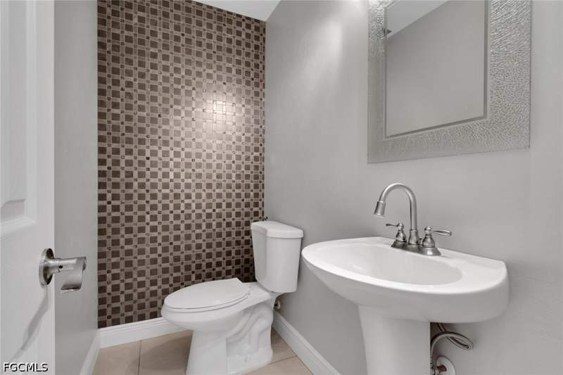 2 bedroom Detached at 4536 Longboat Ln, Longboat Village, Fort Myers — photo 5