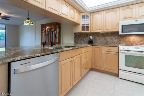 2069 W Lakeview Blvd E1, North Fort Myers FL - photo 12 of 42