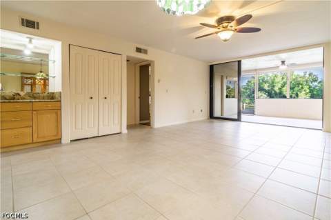 2069 W Lakeview Blvd E1, North Fort Myers FL - photo 13 of 42