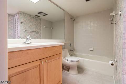 2069 W Lakeview Blvd E1, North Fort Myers FL - photo 24 of 42