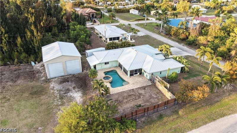 4 bedroom SingleFamilyResidence at 12341 Marlin Rd, Pine Island Ridge, Bokeelia — photo 3
