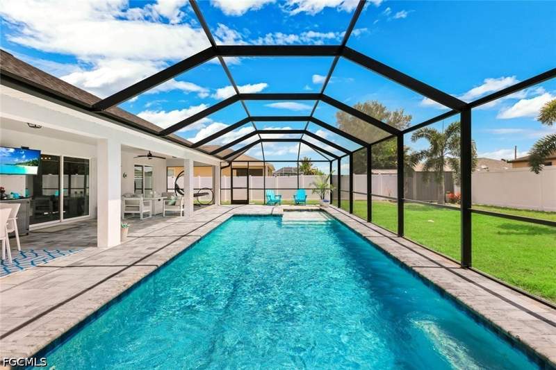 3 bedroom SingleFamilyResidence at 2118 SW 12th Ter, Cape Coral, Cape Coral — photo 2