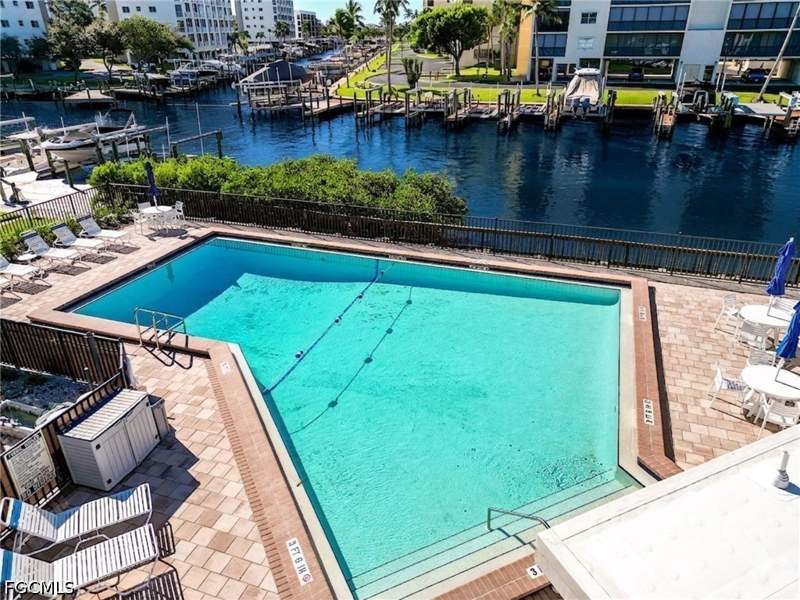 2 bedroom Condominium at 200 Lenell Rd 115, Estero Island Yacht & Racquet Club Condo, Fort Myers Beach — photo 5