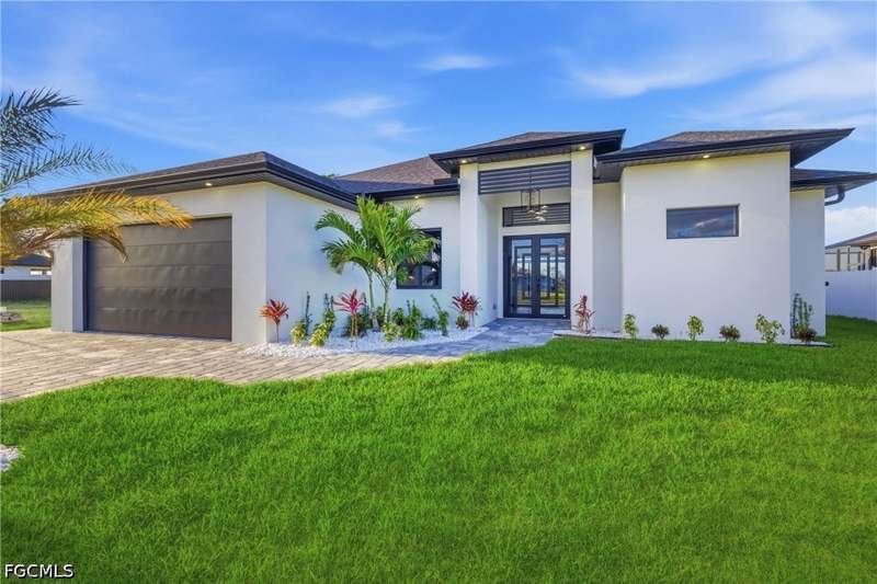 4 bedroom SingleFamilyResidence at 1031 SW 1st Ter, Cape Coral, Cape Coral — photo 2