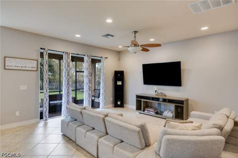 10519 Winged Elm Ln, Fort Myers FL - photo 11 of 34