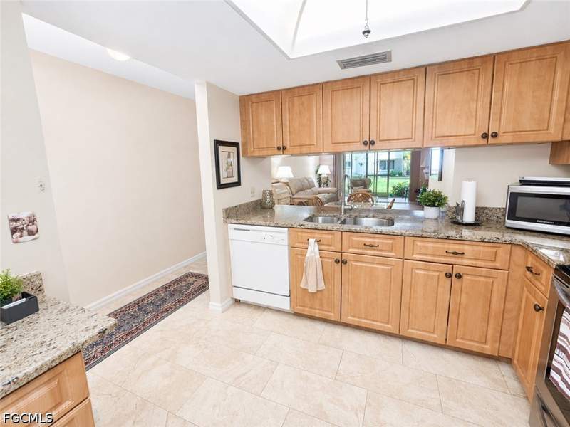 2 bedroom Condominium at 11610 Caravel Cir 108, Terrace, Fort Myers — photo 4