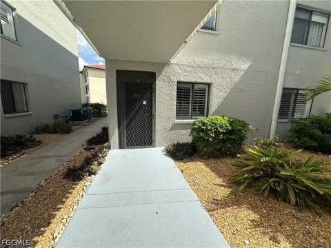 11610 Caravel Cir 108, Fort Myers FL - photo 8 of 19