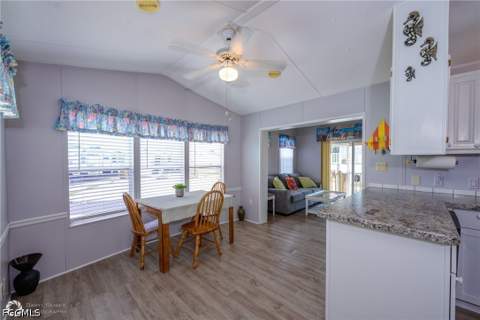 11089 Sunglow Ln, Fort Myers FL - photo 10 of 34