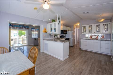 11089 Sunglow Ln, Fort Myers FL - photo 9 of 34