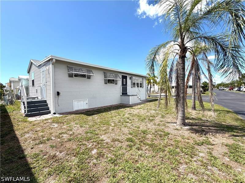 2 bedroom ManufacturedHome at 4501 Robert E Lee Blvd E, Riverwoods Plantation, Estero — photo 3