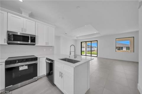 211 NE 15th Ter, Cape Coral FL - photo 15 of 45