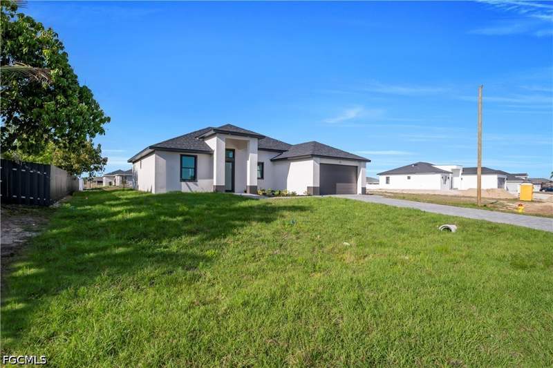 3 bedroom SingleFamilyResidence at 211 NE 15th Ter, Cape Coral, Cape Coral — photo 2