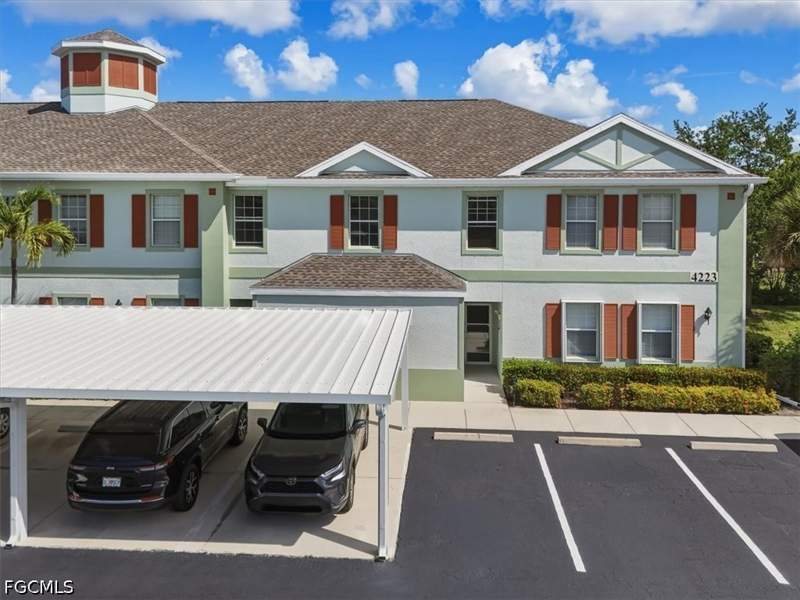3 bedroom Condominium at 4223 Liron Ave 104, Liron Place, Fort Myers — photo 2