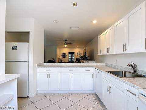 4293 Island Cir 4, Fort Myers FL - photo 10 of 48