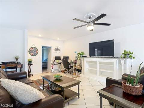 4293 Island Cir 4, Fort Myers FL - photo 14 of 48