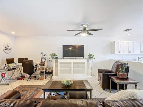 4293 Island Cir 4, Fort Myers FL - photo 15 of 48