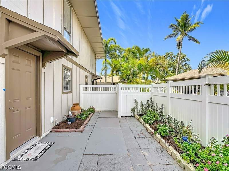 3 bedroom Condominium at 4293 Island Cir 4, Caloosa Bayview, Fort Myers — photo 4