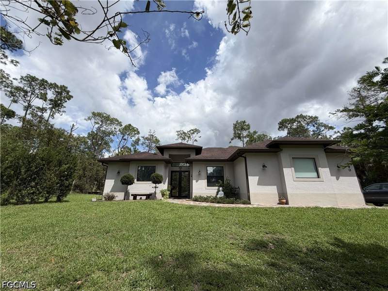 3 bedroom SingleFamilyResidence at 190 2nd St SE, Golden Gate Estates, Naples — photo 2