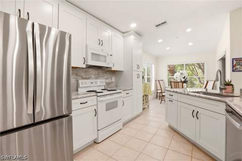 817 Carrick Bend Cir 201, Naples FL - photo 8 of 31
