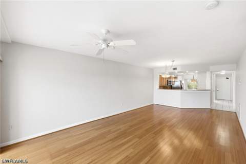 13105 Vanderbilt Dr 407, Naples FL - photo 11 of 38