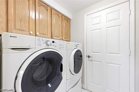 13105 Vanderbilt Dr 407, Naples FL - photo 17 of 38