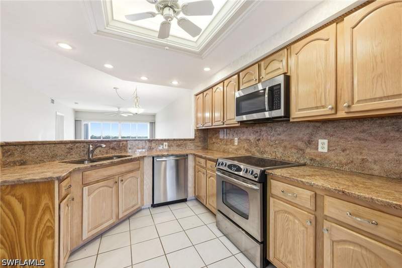 2 bedroom Condominium at 13105 Vanderbilt Dr 407, Marina Bay Club Of Naples, Naples — photo 3