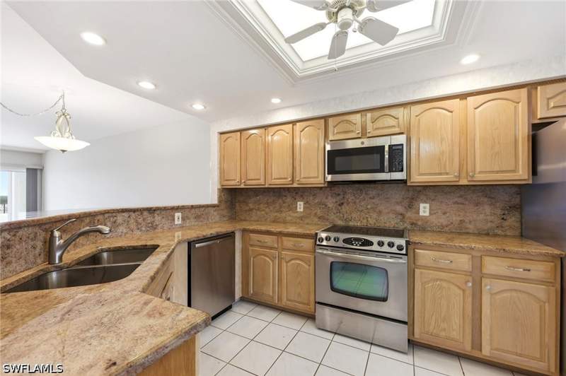 2 bedroom Condominium at 13105 Vanderbilt Dr 407, Marina Bay Club Of Naples, Naples — photo 4