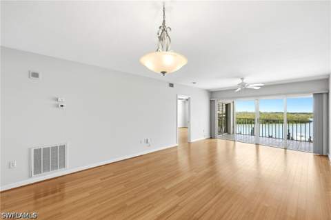 13105 Vanderbilt Dr 407, Naples FL - photo 8 of 38