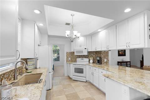 7983 Valentina Ct, Naples FL - photo 22 of 47