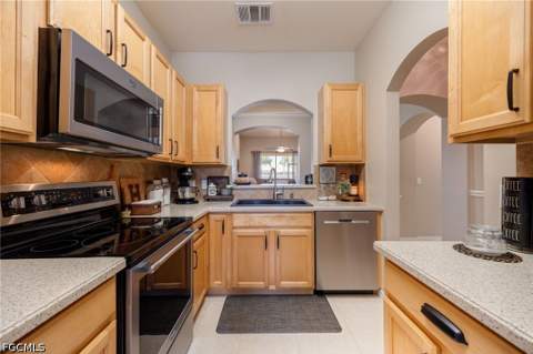 7900 Lake Sawgrass Loop 4612, Fort Myers FL - photo 8 of 42