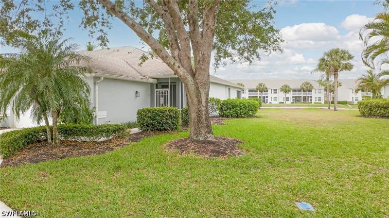 2 bedroom Attached at 20676 Candlewood Hollow, Villas At Country Creek, Estero — photo 2