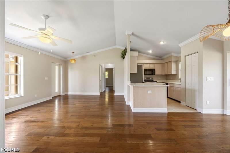 3 bedroom SingleFamilyResidence at 1529 Junior Ct, Varsity Lakes, Lehigh Acres — photo 3