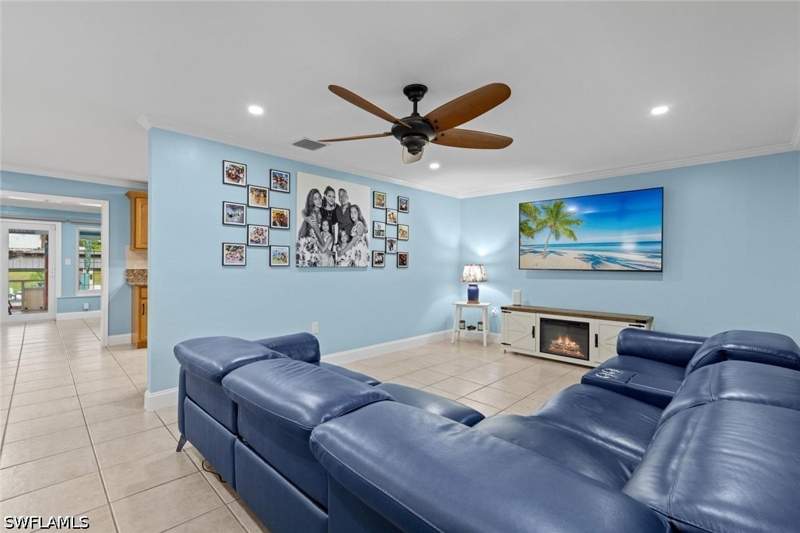 3 bedroom SingleFamilyResidence at 13527 Marquette Blvd, Fort Myers Shores, Fort Myers — photo 4