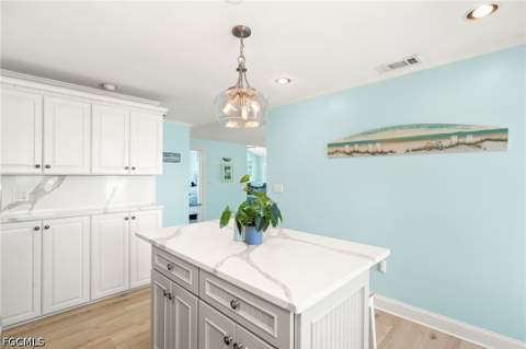 970 Sand Castle Rd, Sanibel FL - photo 16 of 41
