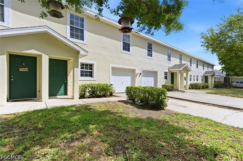 3 bedroom Townhouse at 5257 Leeds Rd, Pate Crest Villas 1, Fort Myers — photo 2