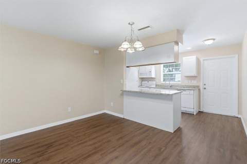 5257 Leeds Rd, Fort Myers FL - photo 9 of 30