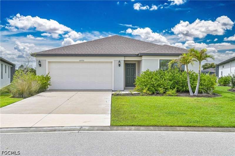 3 bedroom SingleFamilyResidence at 10792 Firebush Cir, Enclaves At Eagle Landing, North Fort Myers — photo 2