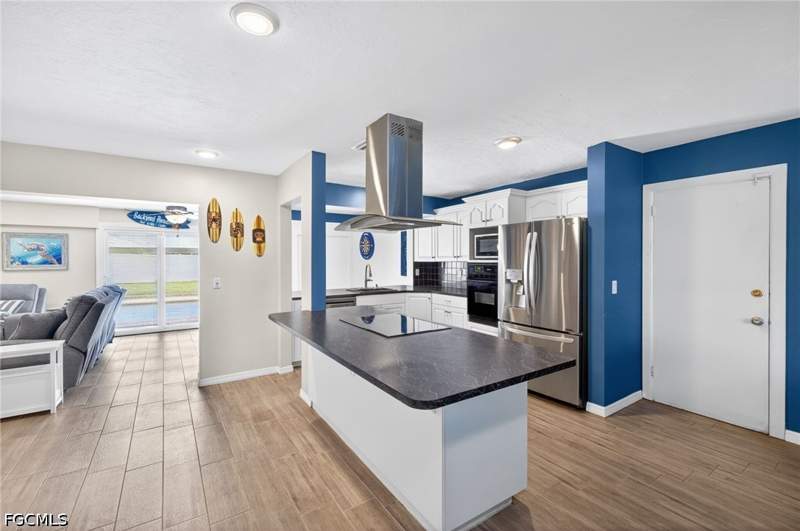 3 bedroom SingleFamilyResidence at 4547 SE 11th Ave, Cape Coral, Cape Coral — photo 2