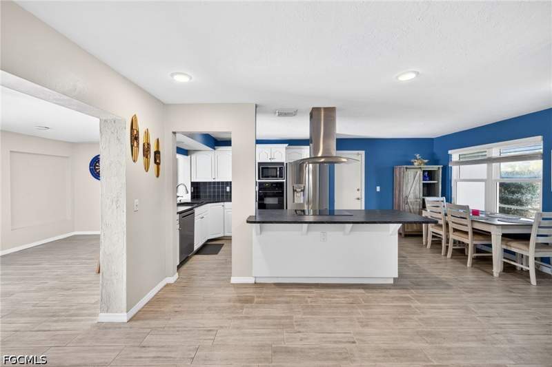 3 bedroom SingleFamilyResidence at 4547 SE 11th Ave, Cape Coral, Cape Coral — photo 4