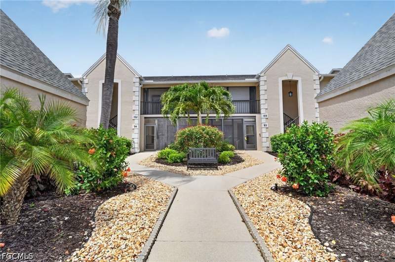 2 bedroom Attached at 12130 Kelly Greens Blvd 104, Verandas, Fort Myers — photo 3