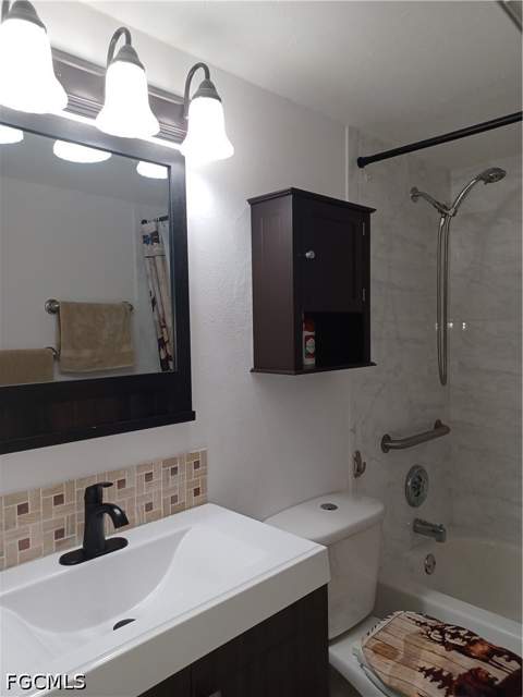 7086 Nantucket Cir 1, North Fort Myers FL - photo 15 of 24