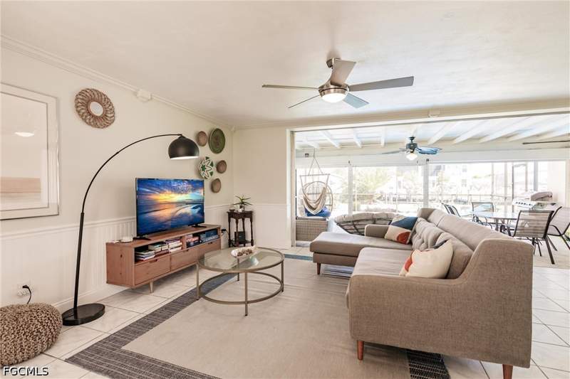 3 bedroom SingleFamilyResidence at 1437 Vendome Ct, Yacht Club, Cape Coral — photo 4